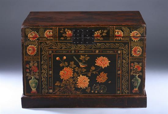 CHINESE POLYCHROME WOOD MARRIAGE TRUNK, Shanxi Province, 19th century. - 24