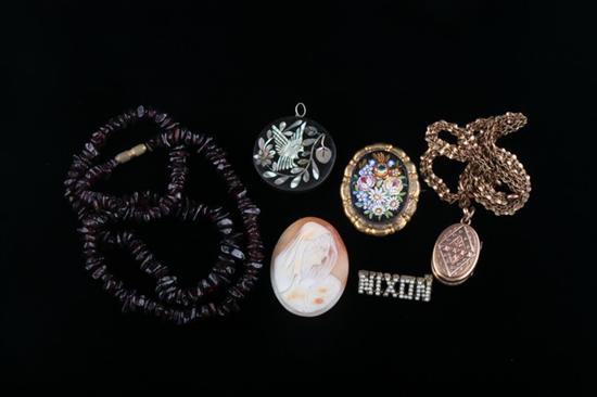 ELEVEN PIECES JEWELRY ,