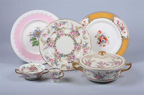 116-PIECE ROSENTHAL PORCELAIN DINNER SERVICE. Linnie Lee pattern. - 10 in.