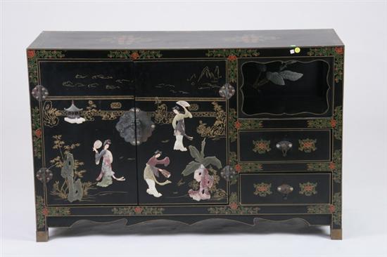 CHINESE BLACK LACQUER HARDSTONE INLAID CABINET, 20th century. - 29 x 45 x 1