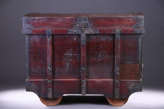 JAPANESE KARUMA TANSU, Circa 1860. - 44 1/2 in. x 57 in. x 29 in.