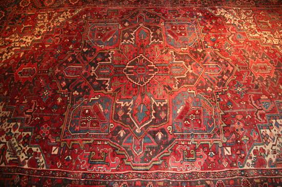 HERIZ RUG. - 8 ft. 6 in. x 12 ft. 6 in.