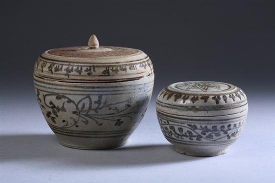 TWO THAI SAWANKHALOK STONEWARE BOXES AND COVERS, Circa 15th century. - 5 in
