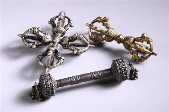TIBETAN SILVER DOUBLE VISVAJRA AND GILT SILVER VAJRA, 19th/20th century. -